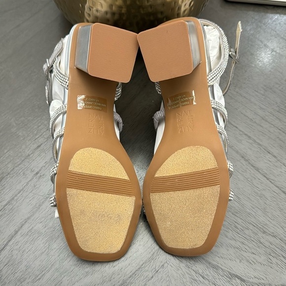 NATURALIZER Niko 2 Ankle Strap Sandals - Picture 4 of 10